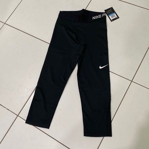 Women’s Nike Pro Cool Capri Leggings
